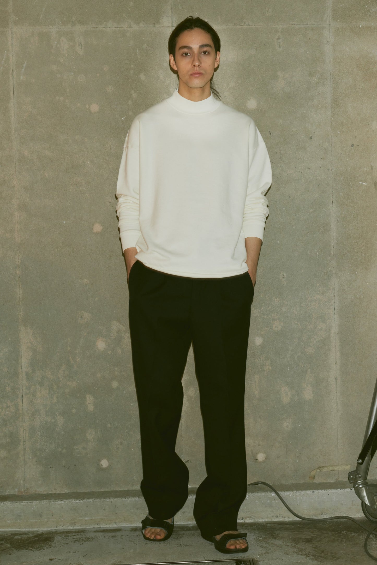MELT MOCK NECK PULLOVER(和歌山裏毛)ーOFF WHITE