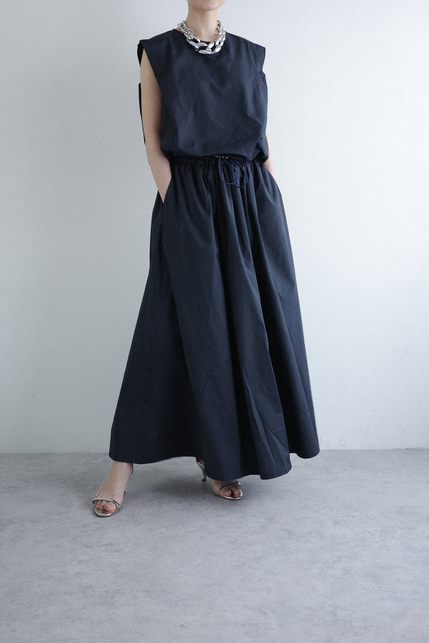 BALLOON SILHOUETTE NO SLEEVE TOPS(LIMONTA)-NAVY