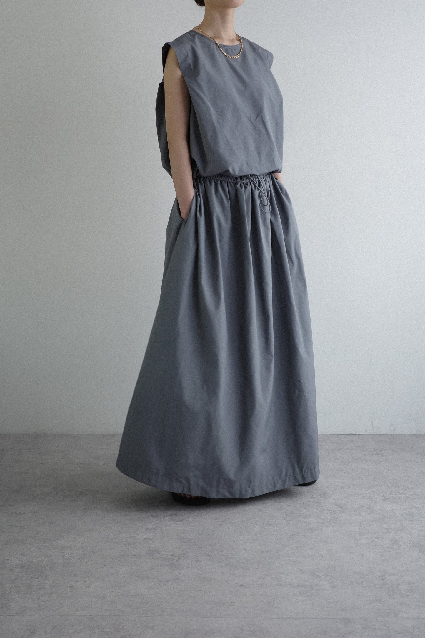 BALLOON SILHOUETTE NO SLEEVE TOPS(LIMONTA)-GRAY