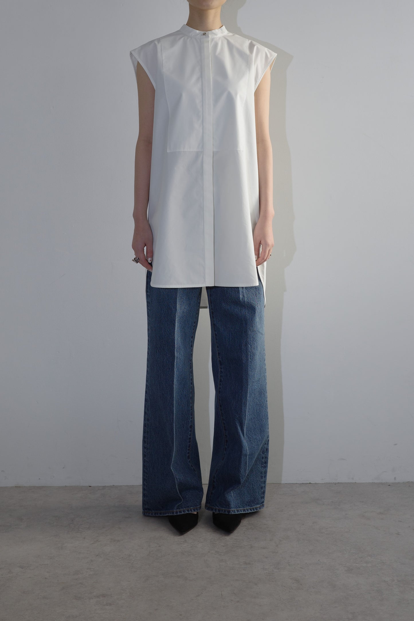 【PRE ORDER】Sleeveless Cotton Shirt(Enshu-Ori)ーWHITE