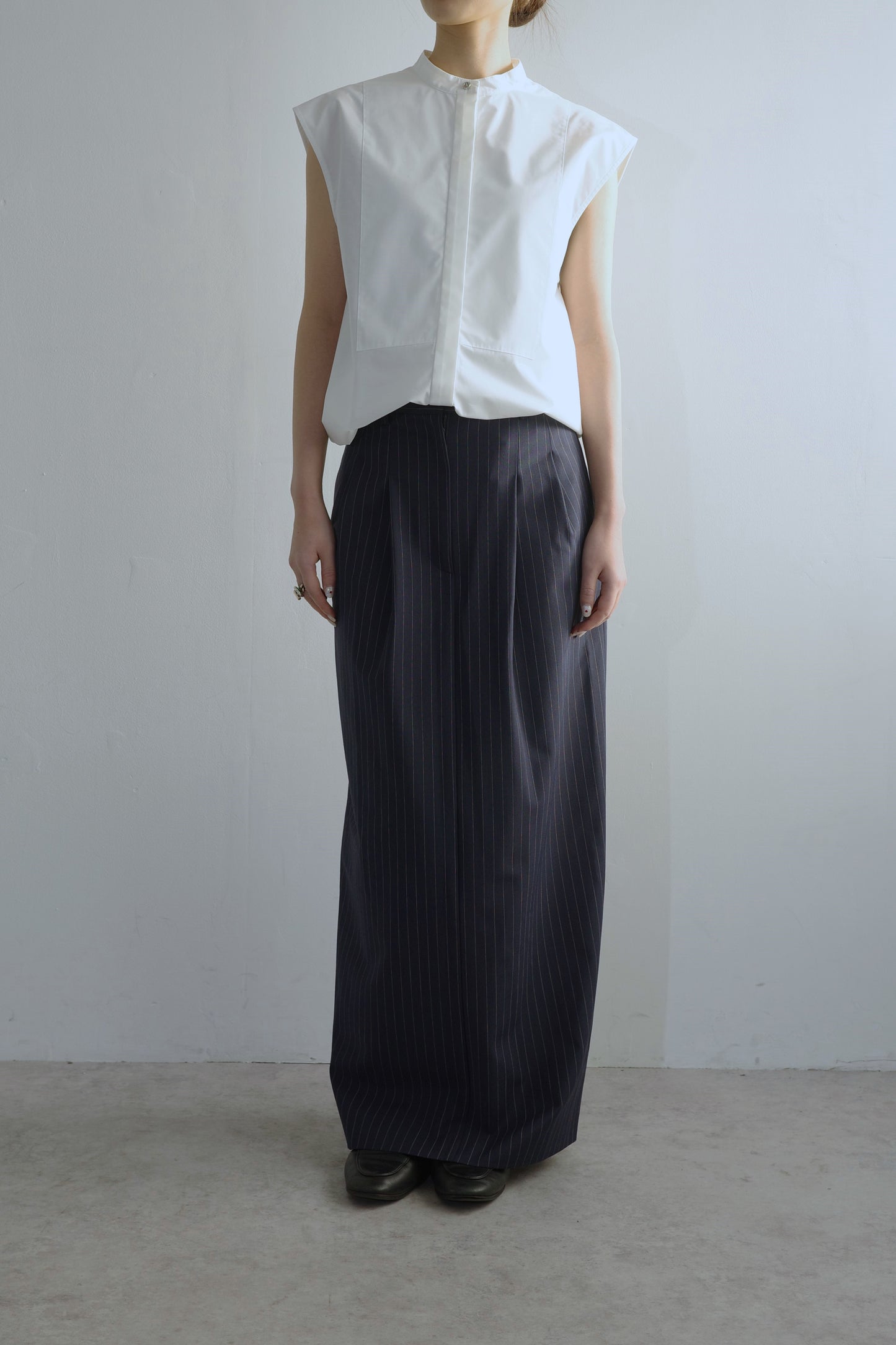 【PRE ORDER】Sleeveless Cotton Shirt(Enshu-Ori)ーWHITE