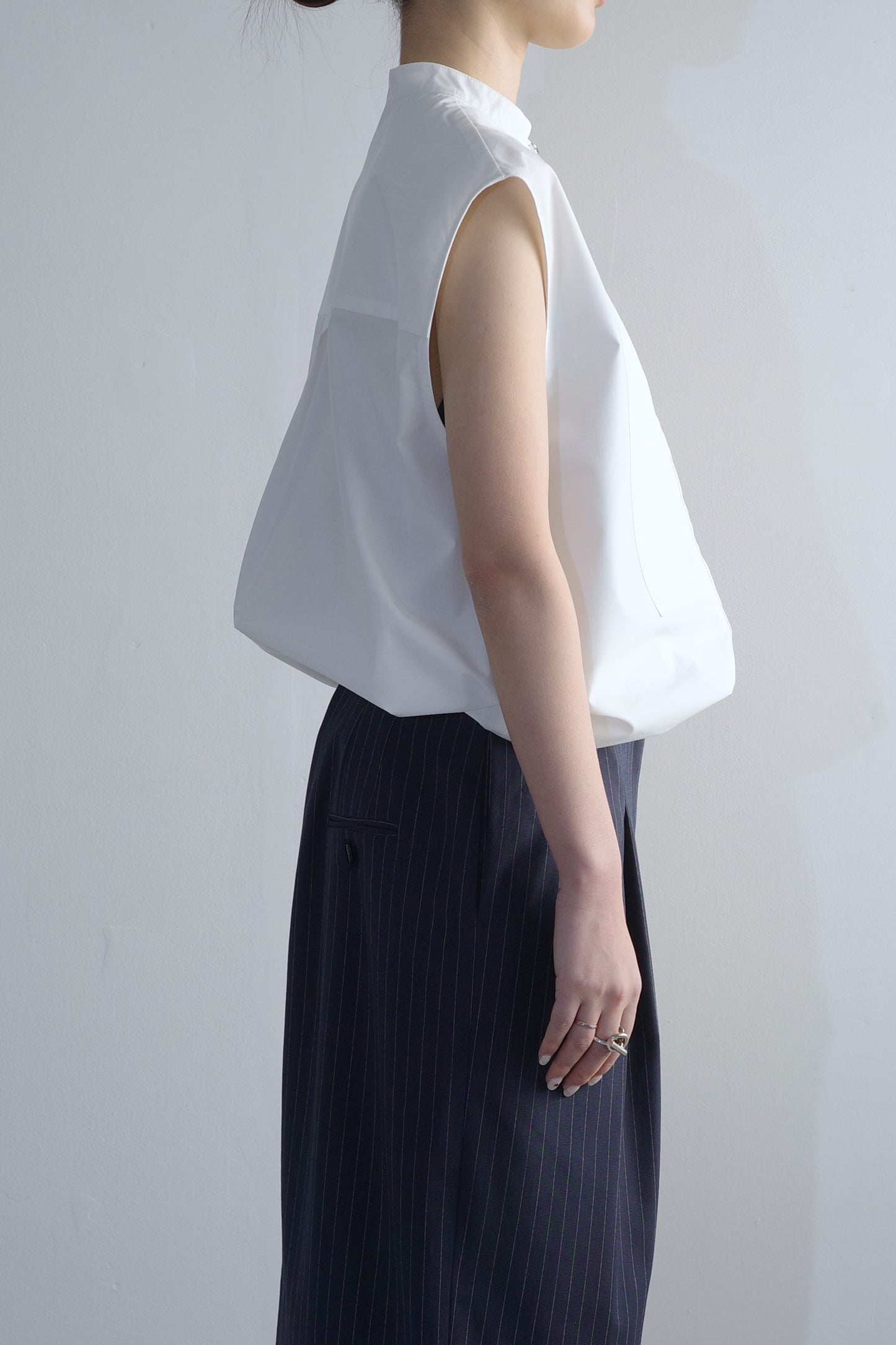 【PRE ORDER】Sleeveless Cotton Shirt(Enshu-Ori)ーWHITE