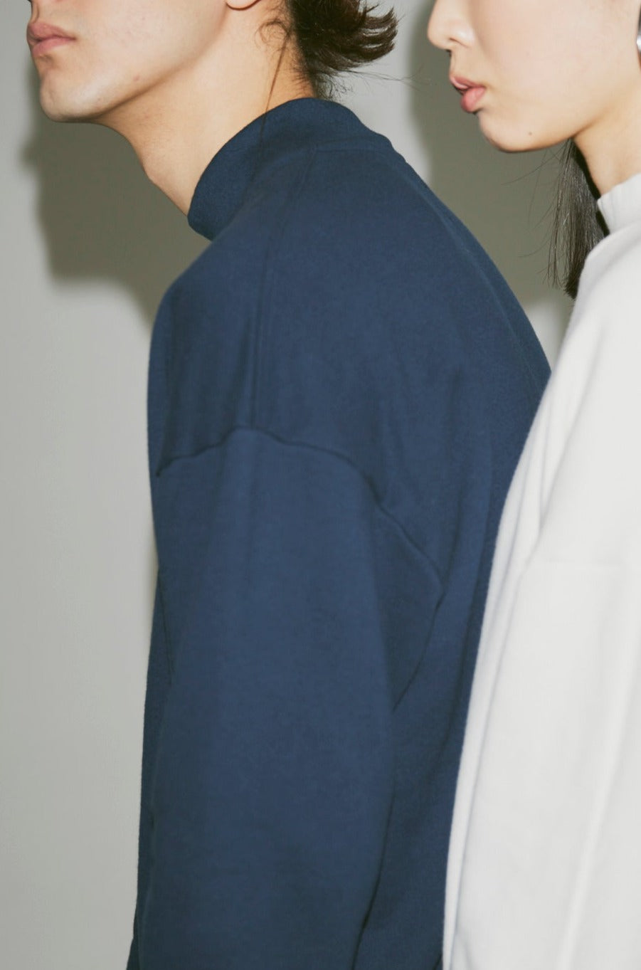 Melt モックネックスウェットシャツ‐Navy(Unisex)
